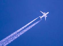 Comment compenser les émission de CO2 de son trajet en avion ? 