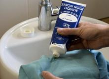 Le savon noir, très utile pour le nettoyage écologique